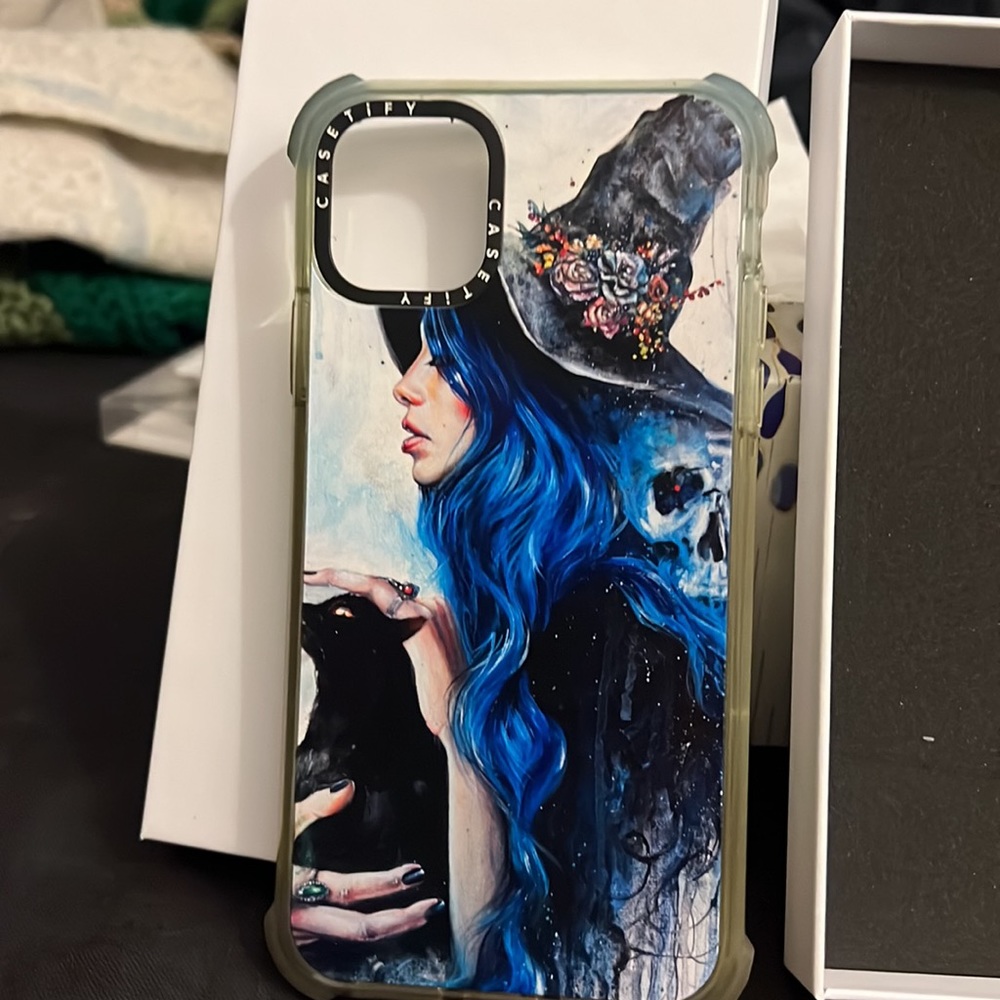 Phone case - Picture 2 of 4